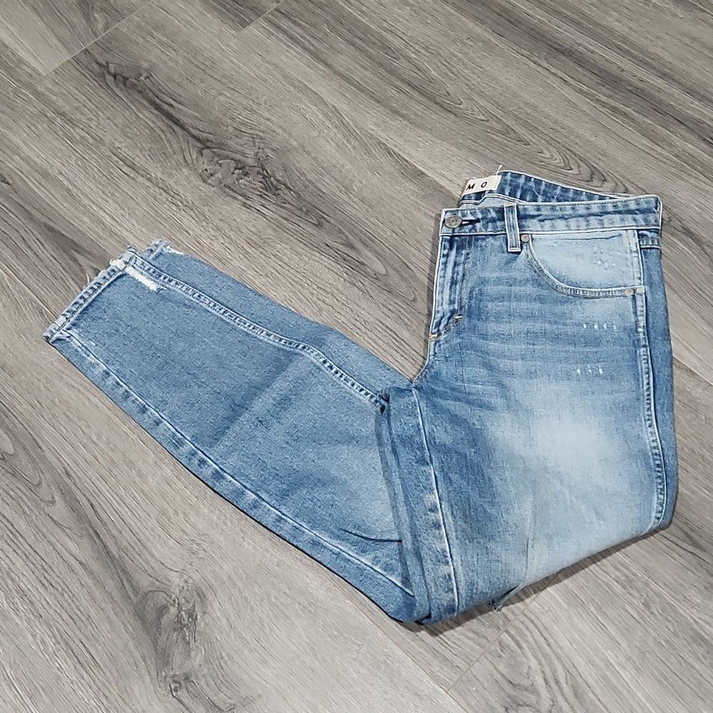 EUC AMO Stix Soulmate Destroyed Skinny Jeans